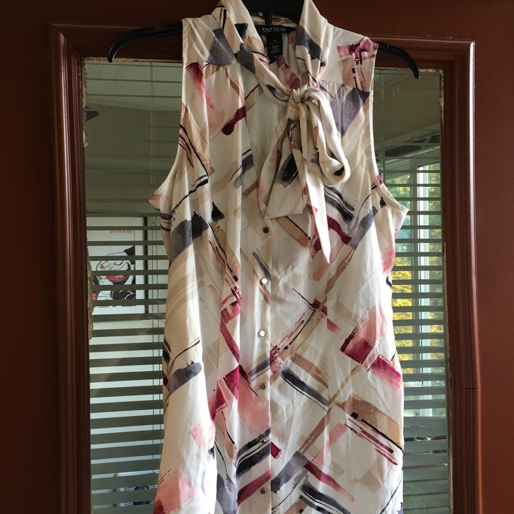 Pussy Bow Sleeveless Blouse